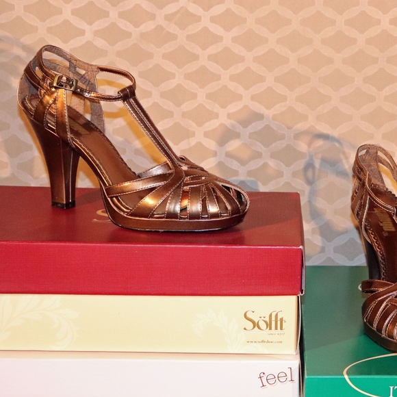 BONGO Shoes - 1940s-inspired Bronze Metallic Heels BONGO Shoes - 1940s-inspired Bronze Metallic Heels
